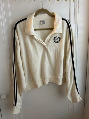 PINK Victoria's Secret Cream Cozy Pullover with Black Logo Tag